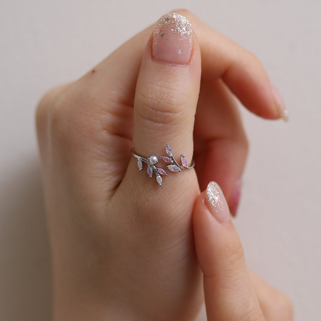 Pearl vine ring